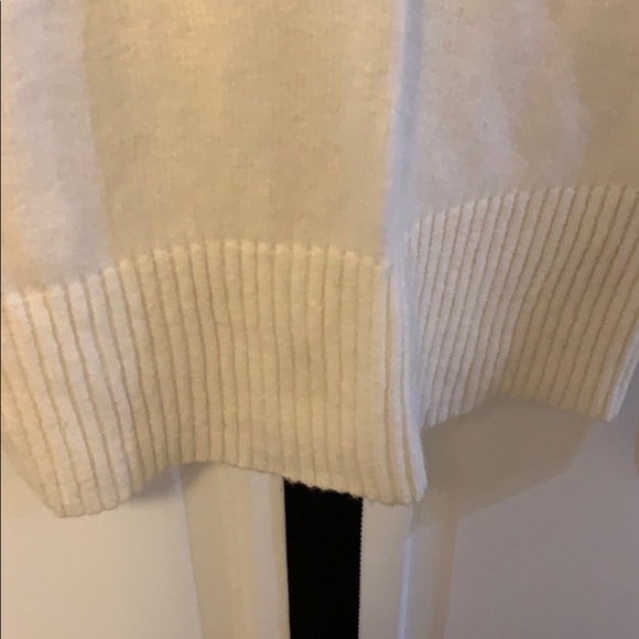 J Crew Cream colored Sweater! Size Small - Picture 3 of 4